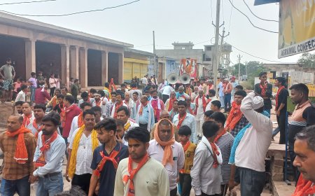 ब्राह्मण समाज का प्रतिभा सम्मान समारोह एवं परशुराम शोभायात्रा का हुआ आयोजन  -- 110 मेधावी छात्र-छात्राओं और प्रतिभाओं को किया सम्मानित