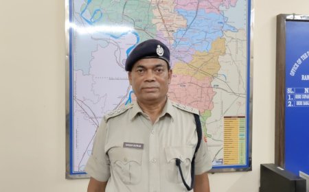 "मानवता कर्मों से बड़ी होती है"  रानाघाट पुलिस ज़िले के ट्रैफ़िक डीएसपी संजय कुमार ने एक मिसाल कायम की है