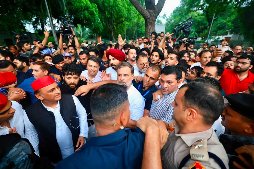 छात्रों के मुद्दे पर संसद से सड़क तक संग्राम
